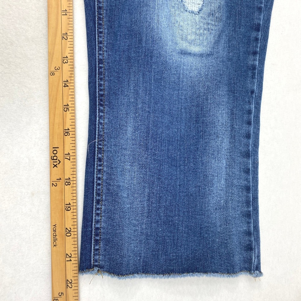 Maurices Cropped Jeans Women Sz 18 Distress Destroyed Denim Raw Hem Embroidered - Picture 11 of 13